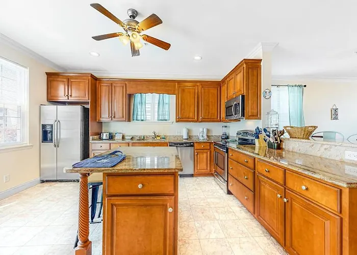 Saint Louis Ave, Unit D Holiday home *