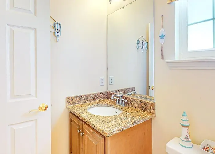 Saint Louis Ave, Unit D Holiday home